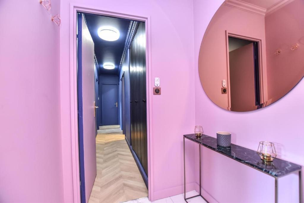 Luxury La Vie En Rose Jacuzzi Terrasse Parking Appartement Parijs