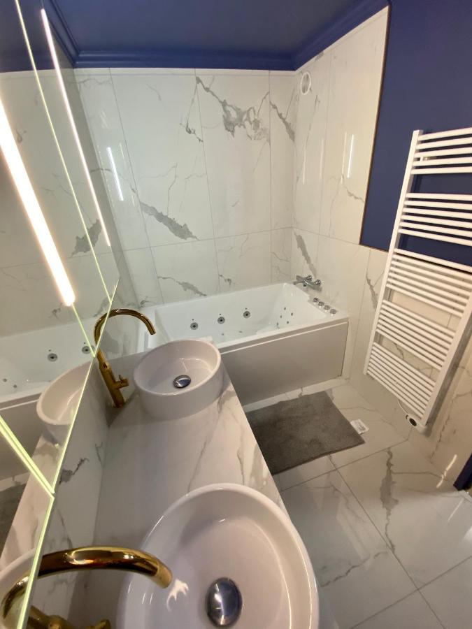 Luxury La Vie En Rose Jacuzzi Terrasse Parking Appartement